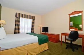Americas Best Value Inn Louisville - Image 4