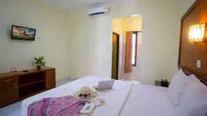 Teges Inn by OYO Rooms - Image 3