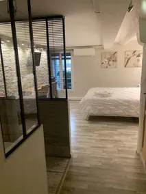 Marseille City Rooms Apartments - Deluxe Apartment - Image 2