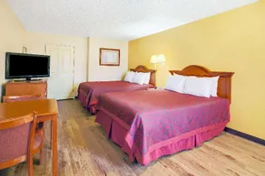 Days Inn by Wyndham Boerne - Image 2