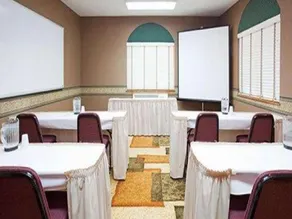 Norwood Inn & Suites Eagan - Image 3