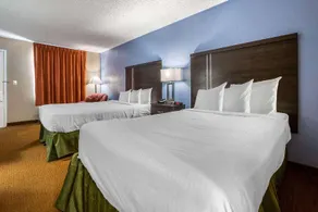 Rodeway Inn Lancaster - Image 2