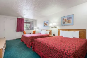 Days Inn by Wyndham Gallup - Image 5