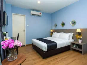 DK Hotel by OYO Rooms - Image 5