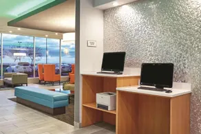 Best Western Plus Hyde Park Chicago Hotel - Image 3