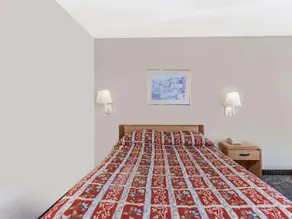 Knights Inn Fredericksburg - Image 4