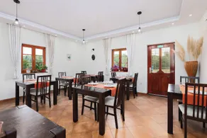 Green Lakes House - Image 3