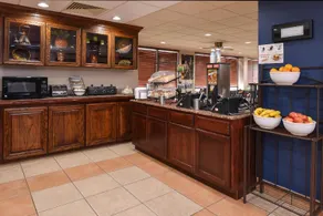 New Victorian Inn & Suites Omaha - Image 3