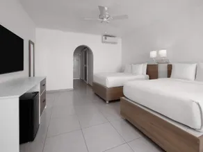 Grand Decameron Montego Beach, A Trademark All Inclusive - Image 2