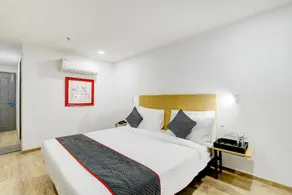 OYO Townhouse 190 Rajyash Rise Vishala Circle - Image 3