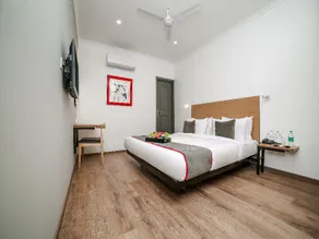 OYO Townhouse 067 Chattarpur - Image 2
