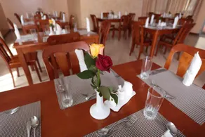 Longview Suites Hotel - Image 3