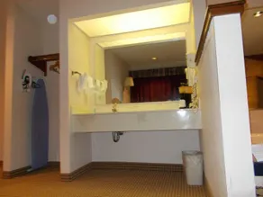 Royalton Inn & Suites Wilmington - Image 4