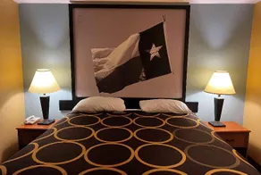 Super 8 by Wyndham Montgomery/ Lake Conroe - Image 5