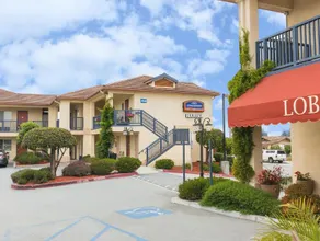 Howard Johnson by Wyndham Marina at Monterey Bay - Image 5