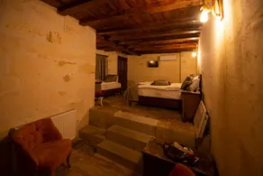 Glamada Cave Suite - Image 4