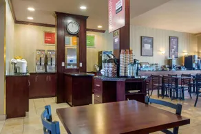Comfort Inn & Suites Levis - Image 2