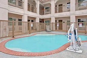 Super 8 by Wyndham Montgomery/ Lake Conroe - Image 4