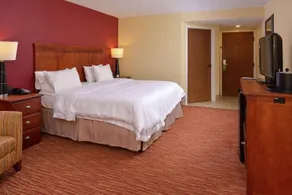 Hampton Inn Columbus East - Image 2