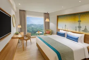 Bellevue Sarovar Portico - Image 3