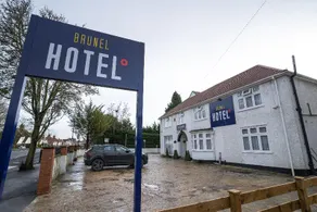 OYO Brunel Hotel - Image 5