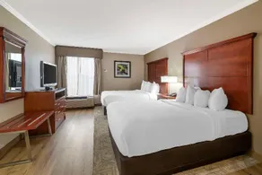 Best Western Plus Liverpool-Syracuse Inn & Suites - Image 4
