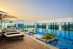 Renaissance Ahmedabad Hotel - Image 2