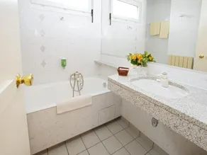 Hotel 4C - Image 2