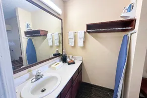 Bonita Lakes Inn by Capital O Meridian I20 - Image 2