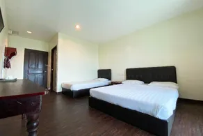 Rocky Mountain Lodge - Image 4