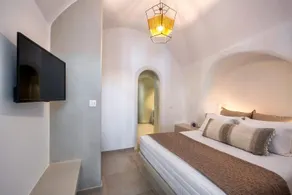 Hill Suites - Image 4