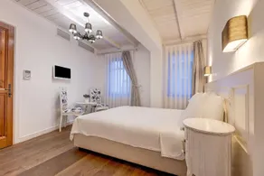 Ela Tenedos Hotel - Image 5