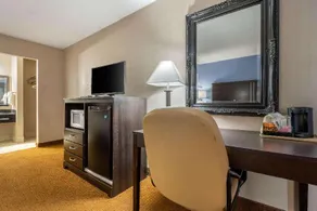 Rodeway Inn Lancaster - Image 4