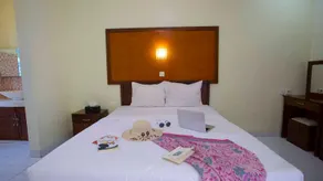 Teges Inn by OYO Rooms - Image 4