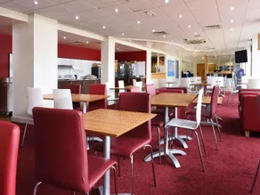 Travelodge London City Airport - Image 2