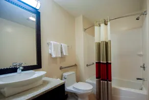 Red Roof Inn Flushing New York - LaGuardia Airport - Image 4