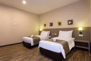 DK Hotel by OYO Rooms - Image 4