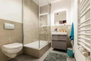 Living on Easystreet - Image 5