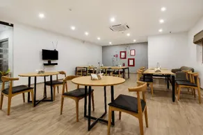 OYO Townhouse 77018 Gangothri - Image 3