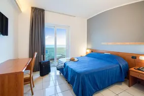Carlton Hotel Riviera - Image 4