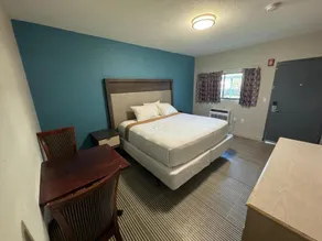 Knights Inn - Image 3