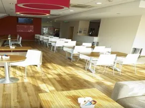 Travelodge Cardiff Atlantic Wharf - Image 2