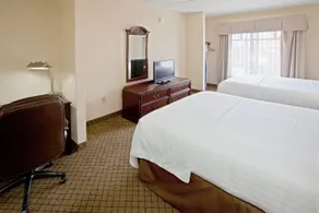Holiday Inn Hotel and Suites Huntington Civic Aren - Image 5