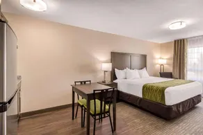 Comfort Inn & Suites Red Deer North - Image 2