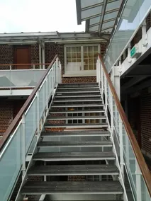 Modern'Hotel - Image 2