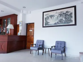 Grand Champagne Hotel - Image 2