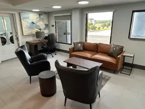 Super Inn Rowland - Image 4