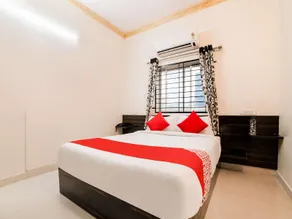 Lucky Hotels by OYO Rooms - Image 3