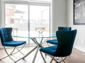 Cheerful And Modern - Image 3