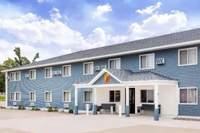 Super 8 By Wyndham Platteville - Image 4